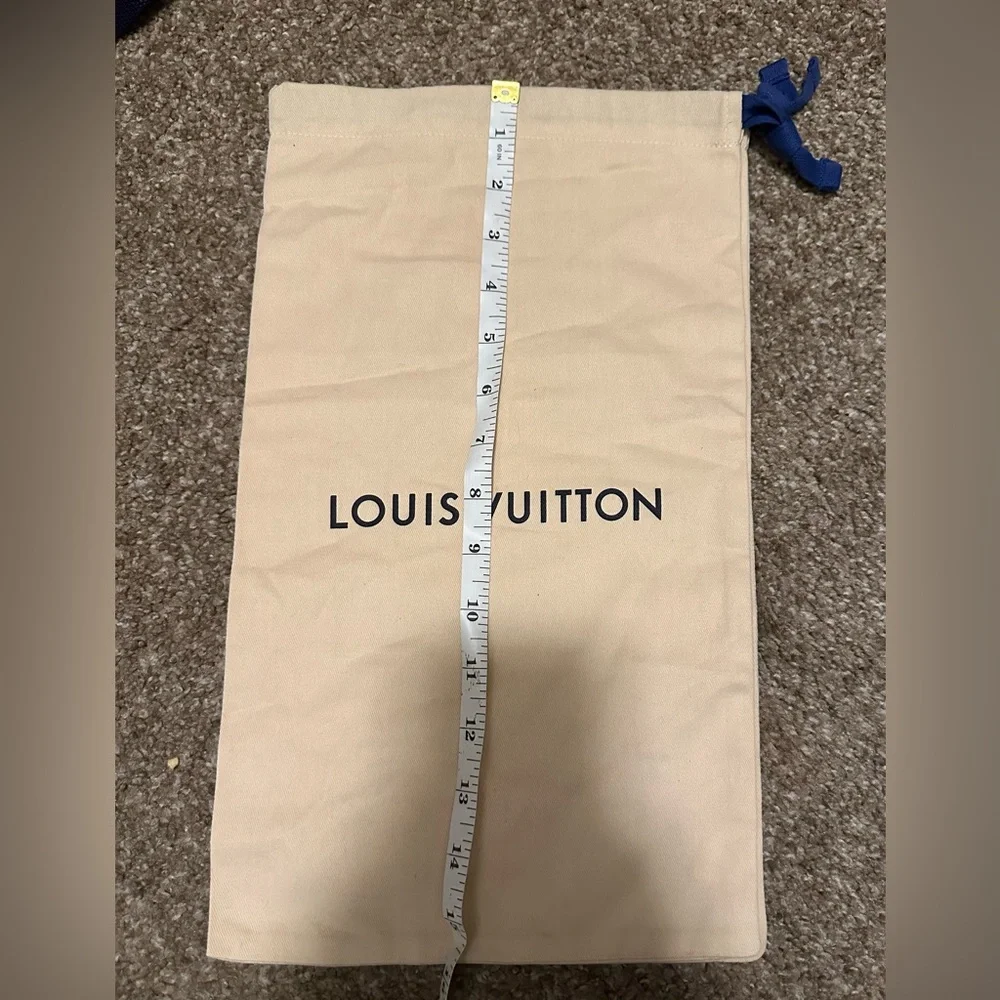 Pair of Louis Vuitton dustbags - Picture 2 of 5